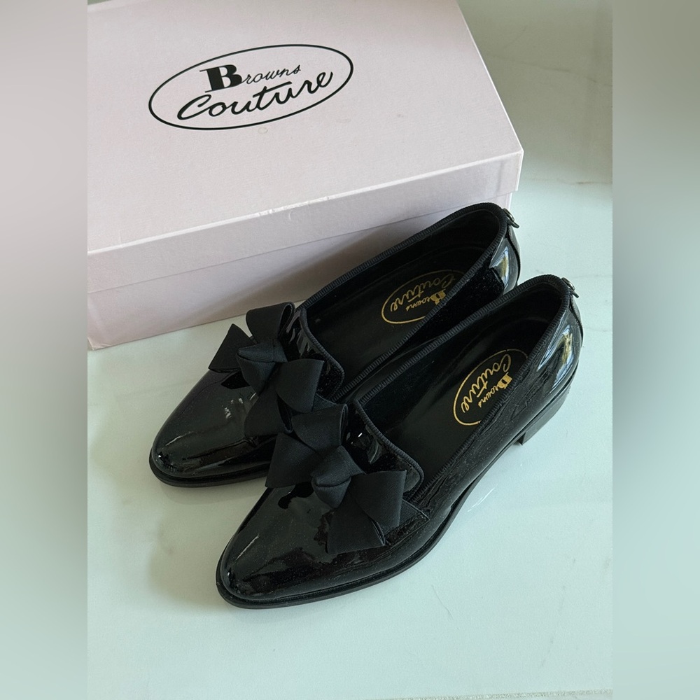 Elegant Black Patent Leather Flats